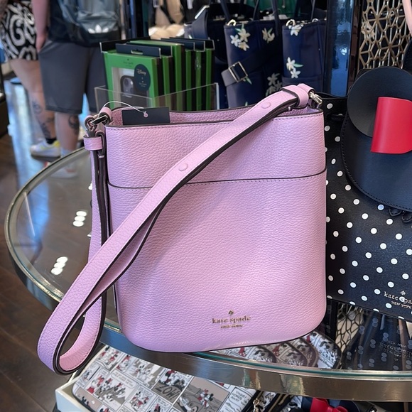 Kate Spade Leila Small Bucket Bag
COLOR:
Quartz Pink
NWT - Picture 10 of 16